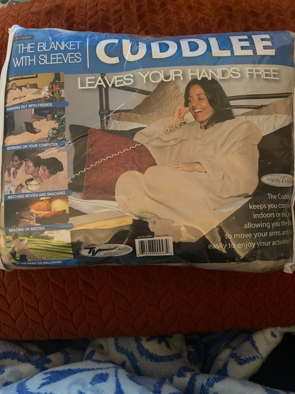 Cuddlee The Blanket With Sleeves - Cream